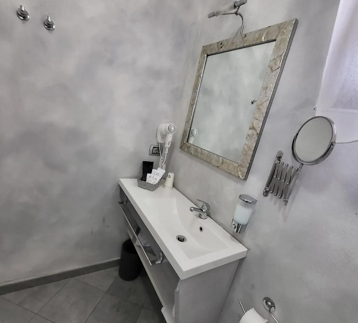 Illuvia 2 Affitta Camere Cornaredo