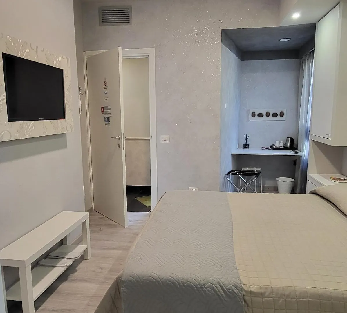 Illuvia 2 Affitta Camere Cornaredo Πανσιόν