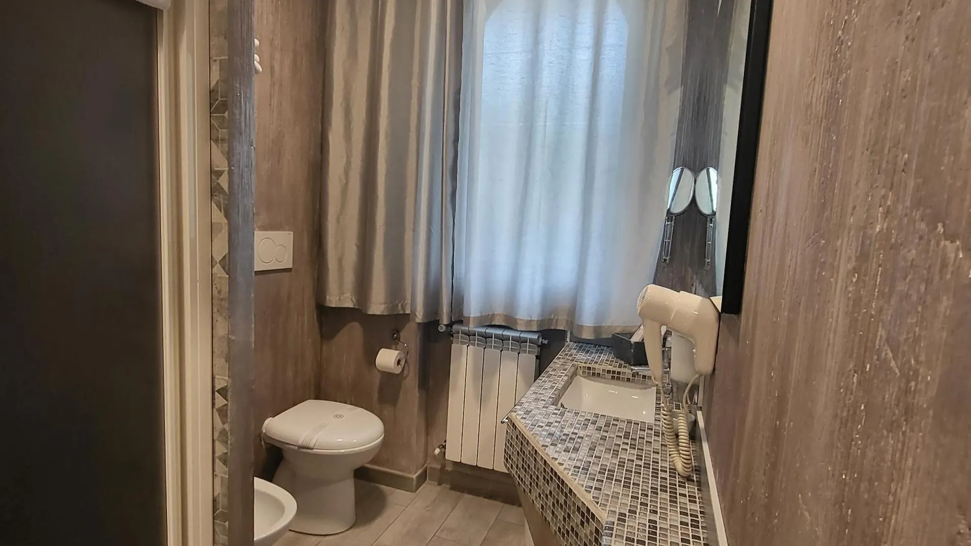 Illuvia 2 Affitta Camere Cornaredo Πανσιόν
