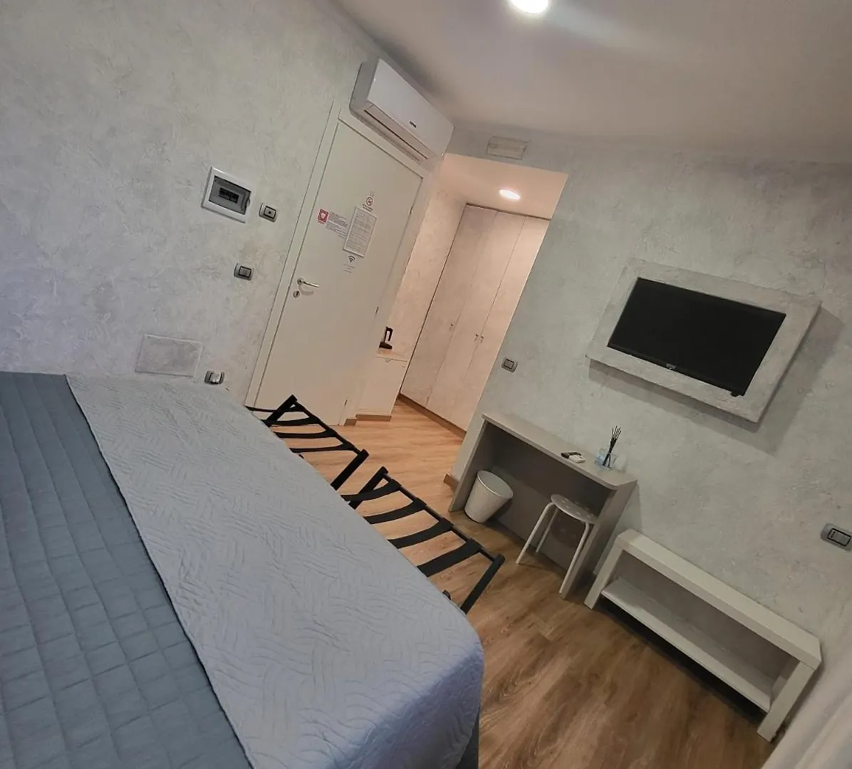 Illuvia 2 Affitta Camere Cornaredo Πανσιόν